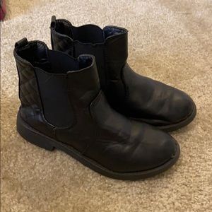 Girls boots